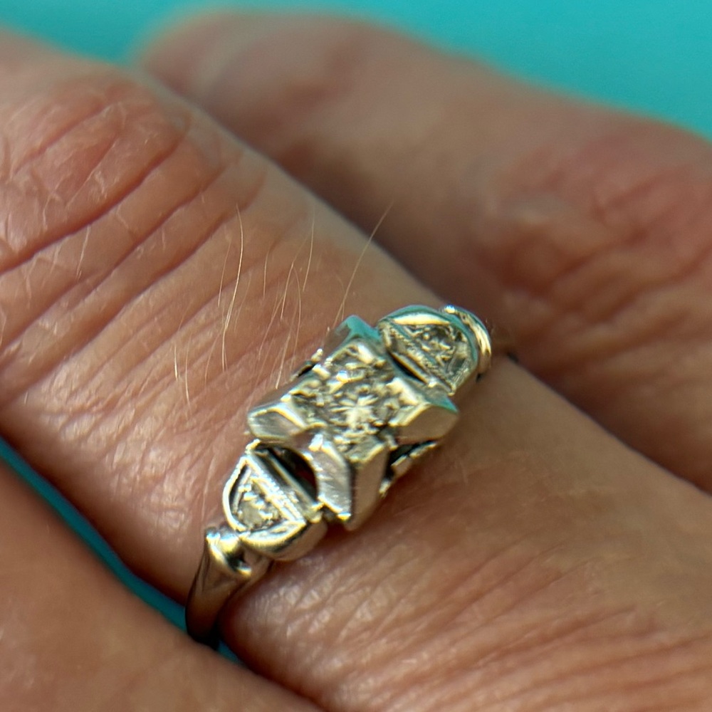 White Gold Ring Small Diamonds 18 size 6